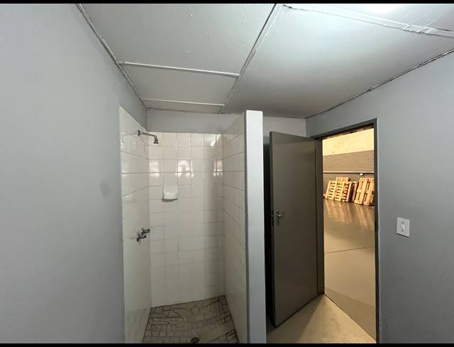 378M² WAREHOUSE TO LET IN SEBENZA